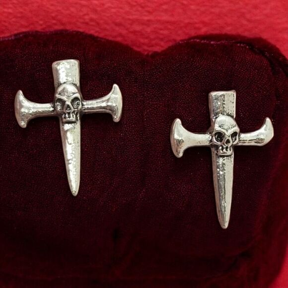 Gothic Sword Cross Skull Stud Earrings Dagger Medieval Gothic Silver Pierced Ear - Picture 5 of 6